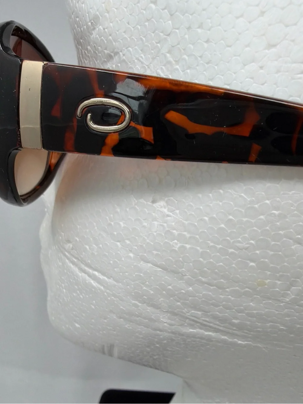 Oscar de la Renta Oversized Tortoiseshell Sunglasses with Brown Gradient Lenses